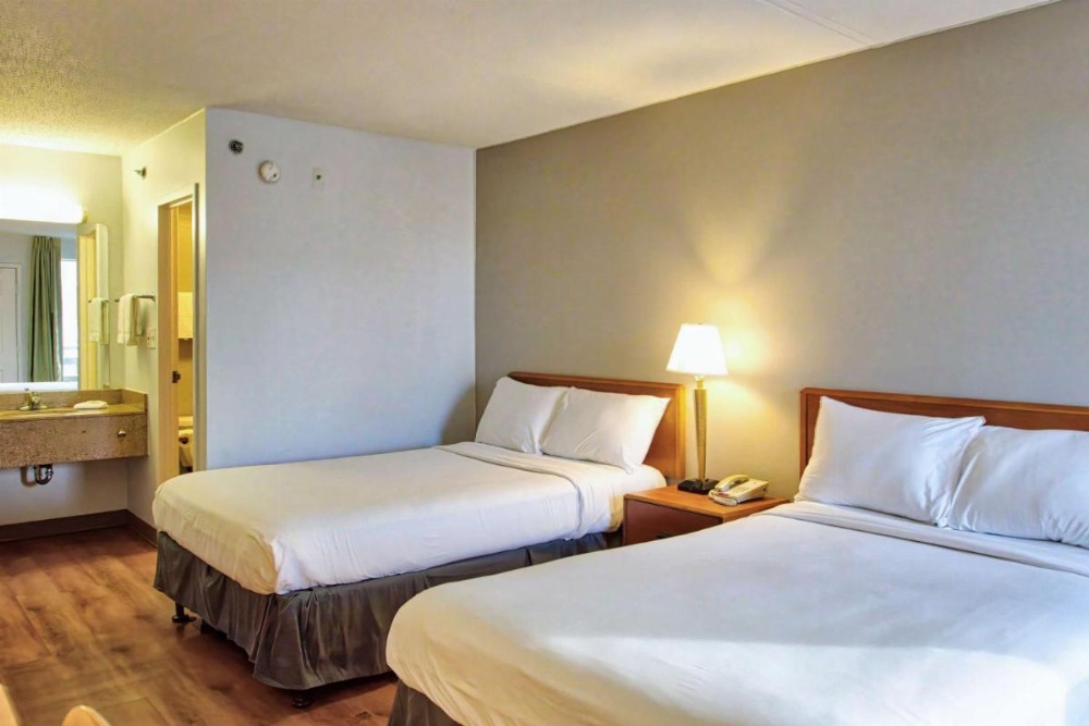 Room image 4