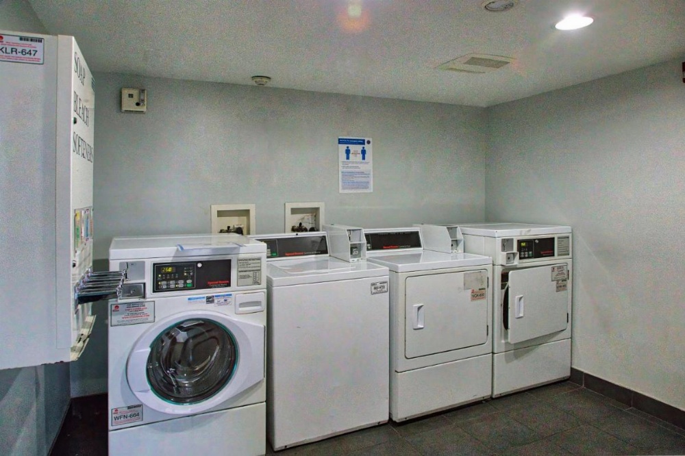 Motel 6 Buffalo Airport